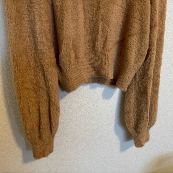 Aritzia Sunday best fuzzy long sleeve sweater - Picture 4 of 8
